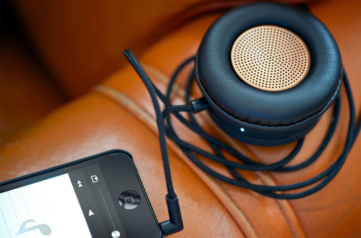 MONOCLE: lo speaker di classe