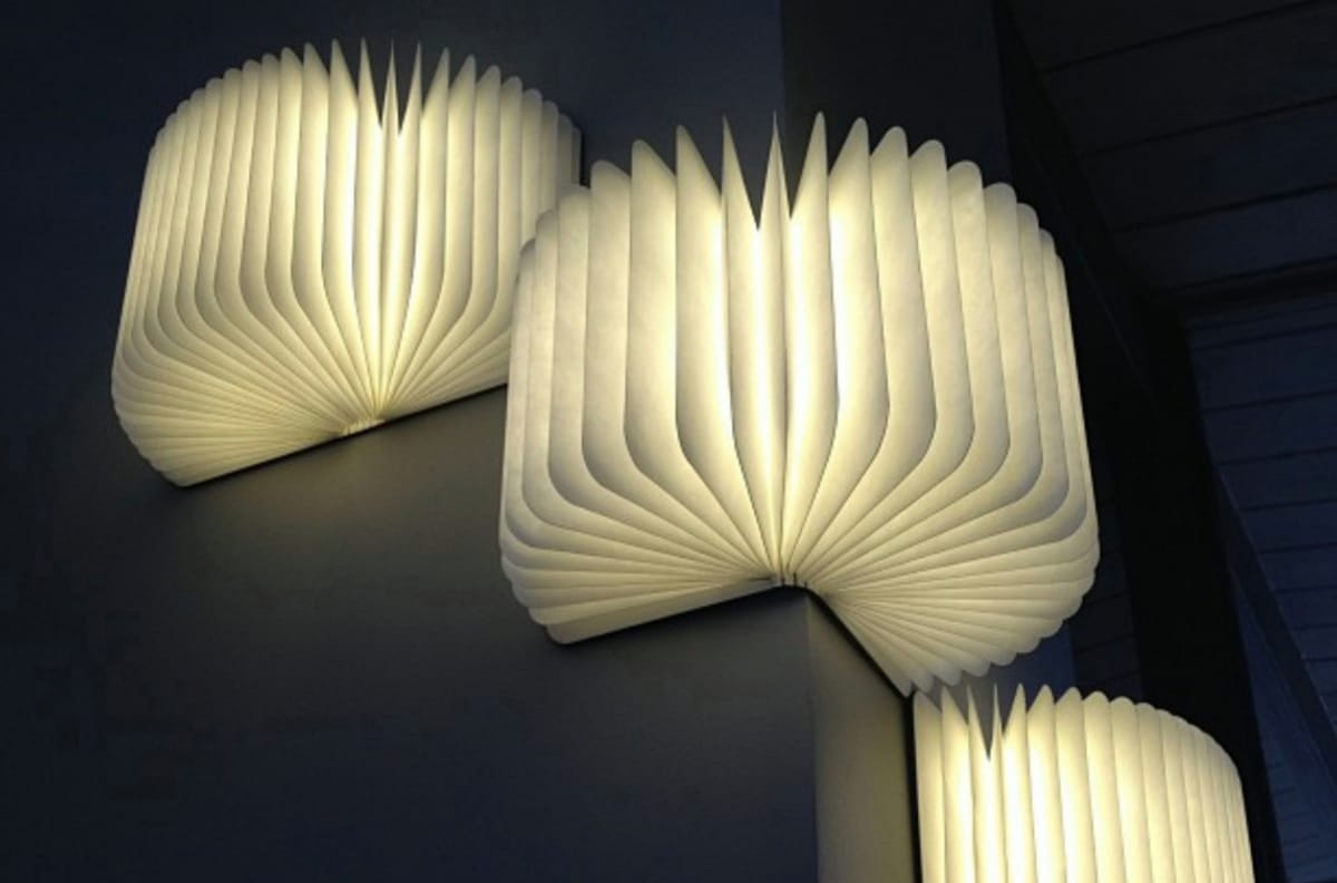 Illuminare le serate con un libro, letteralmente
