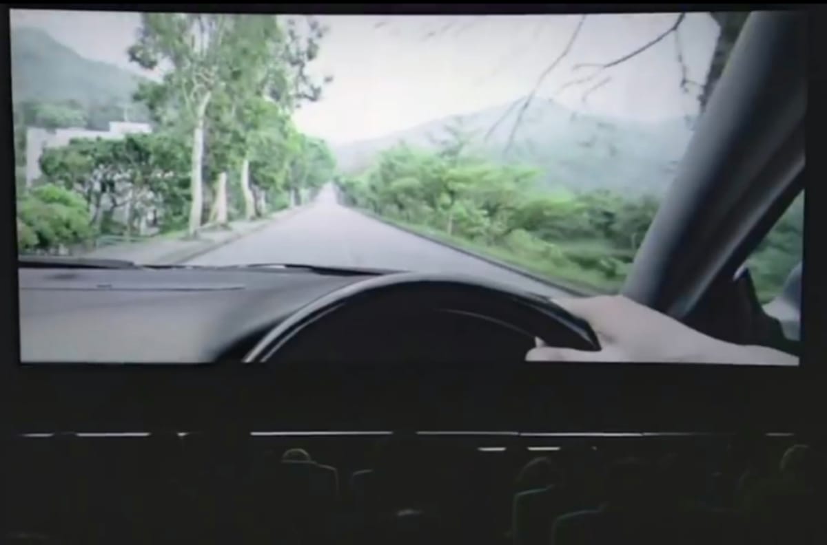 Eyes on the road, il nuovo spot VW